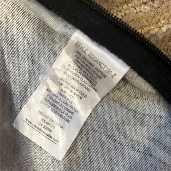 Corey Lynn Calter Anthropologie Black and Green Zigzag Batik Cotton Blouse - Picture 6 of 10